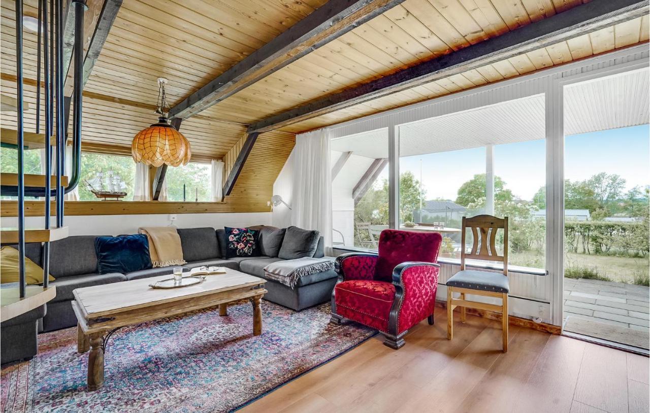 Amazing Home In Logstrup With Kitchen Exteriör bild